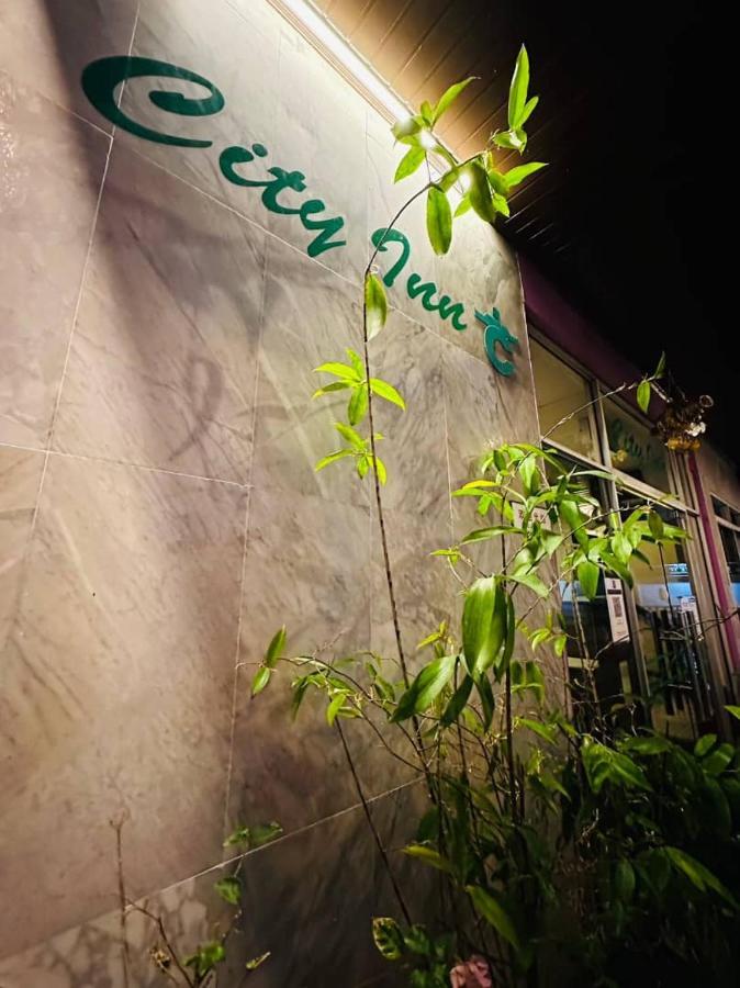 City Inn Кучінг Екстер'єр фото