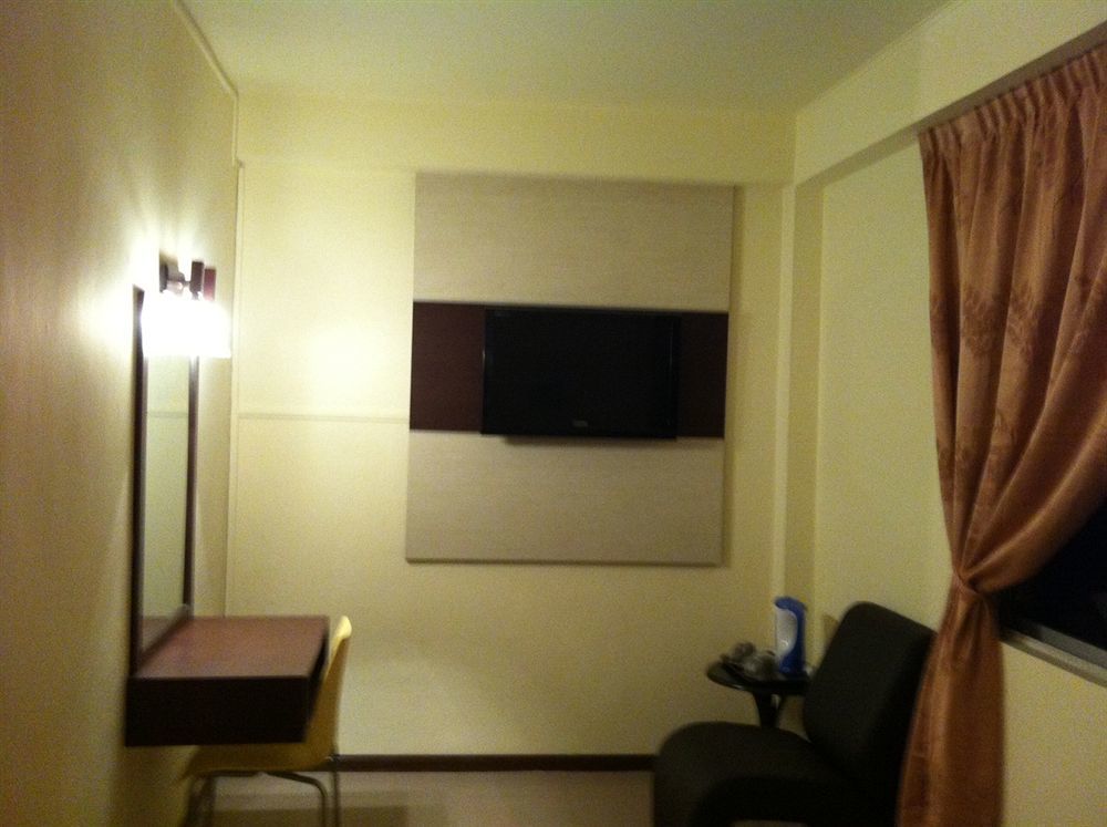 City Inn Кучінг Екстер'єр фото