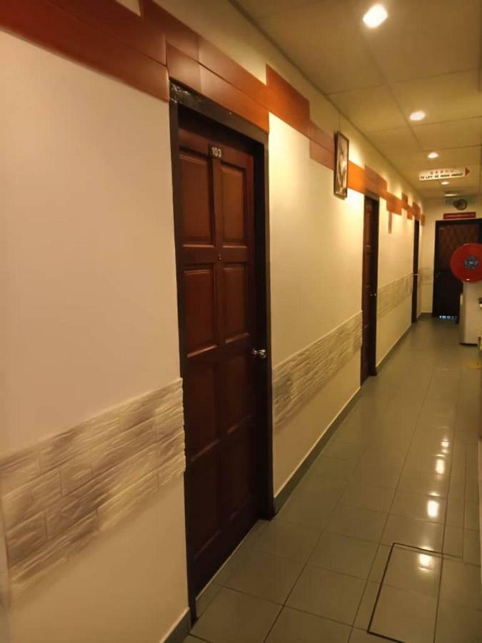 City Inn Кучінг Екстер'єр фото